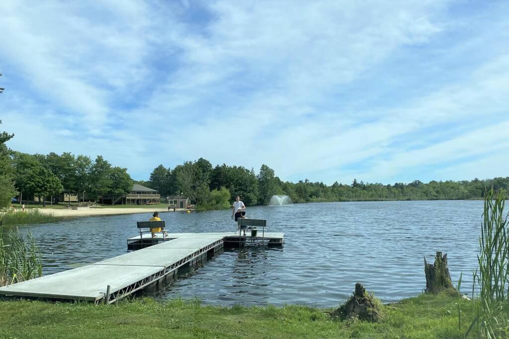 Walk To Pool & Beach - Spacious Gateway, Hot Tub, Game Room Pocono Country Place 外观 照片