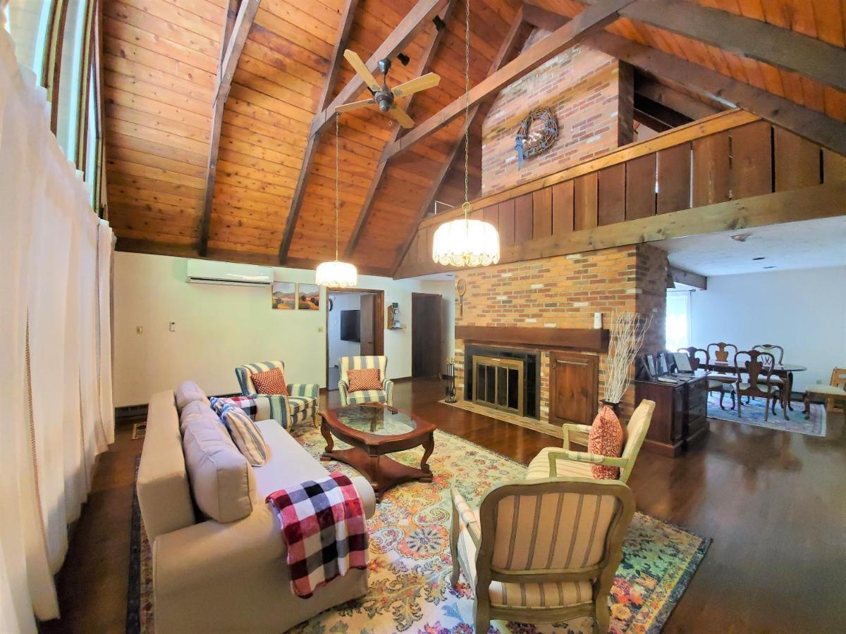 Walk To Pool & Beach - Spacious Gateway, Hot Tub, Game Room Pocono Country Place 外观 照片