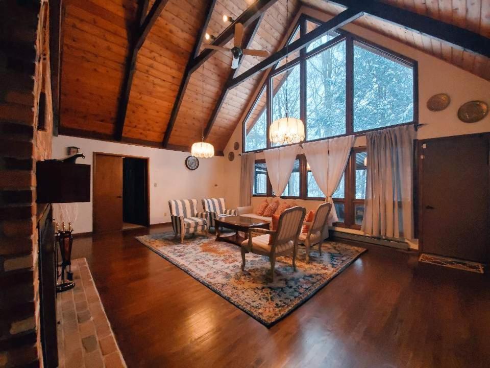 Walk To Pool & Beach - Spacious Gateway, Hot Tub, Game Room Pocono Country Place 外观 照片